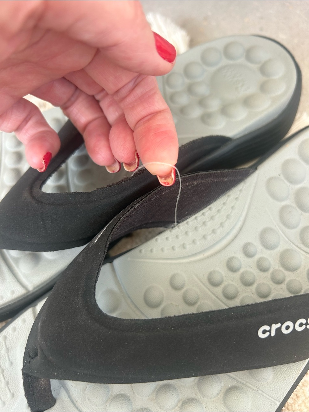 CROCS Women’s/Unisex Black and Light Gray Flip Sandals❤️8 - Picture 2 of 9